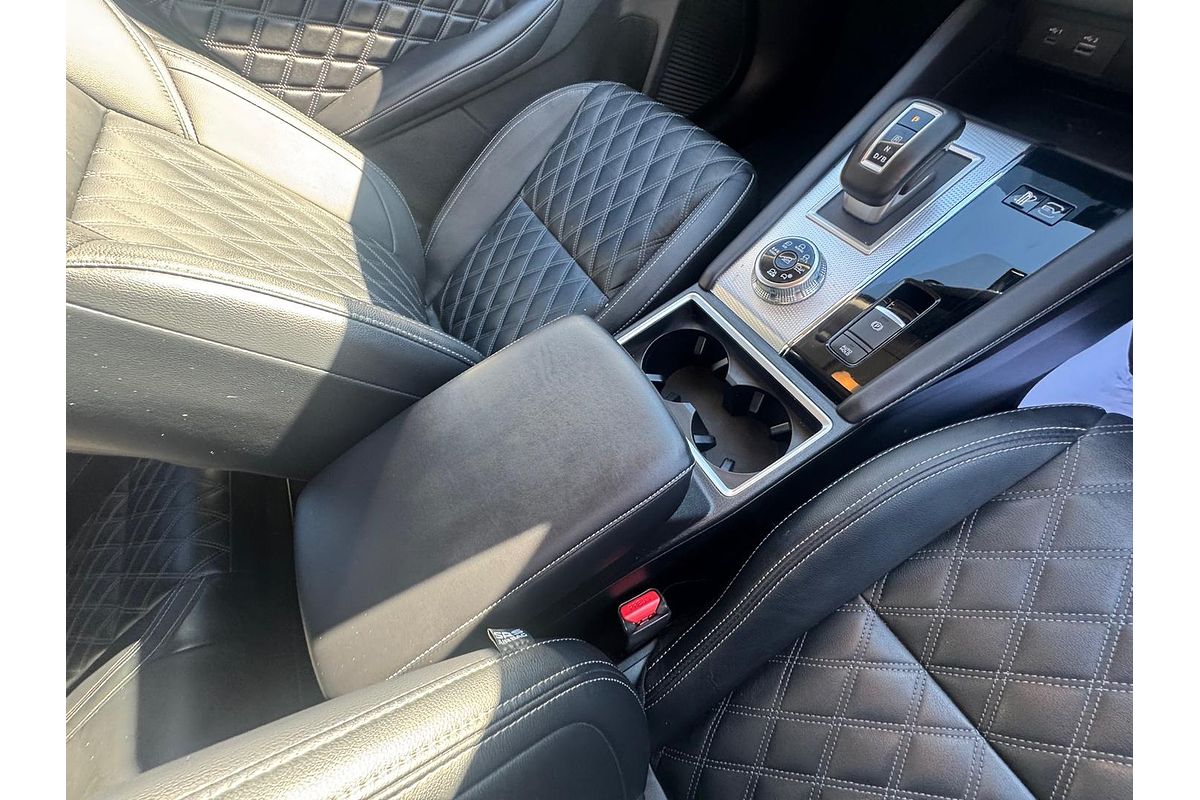 2024 Mitsubishi Outlander PHEV Exceed ZM