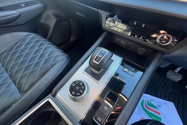 2024 Mitsubishi Outlander PHEV Exceed ZM