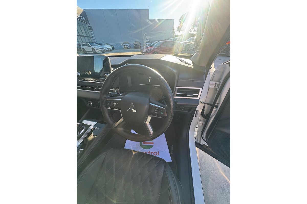 2024 Mitsubishi Outlander PHEV Exceed ZM