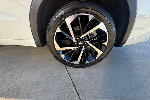 2024 Mitsubishi Outlander PHEV Exceed ZM