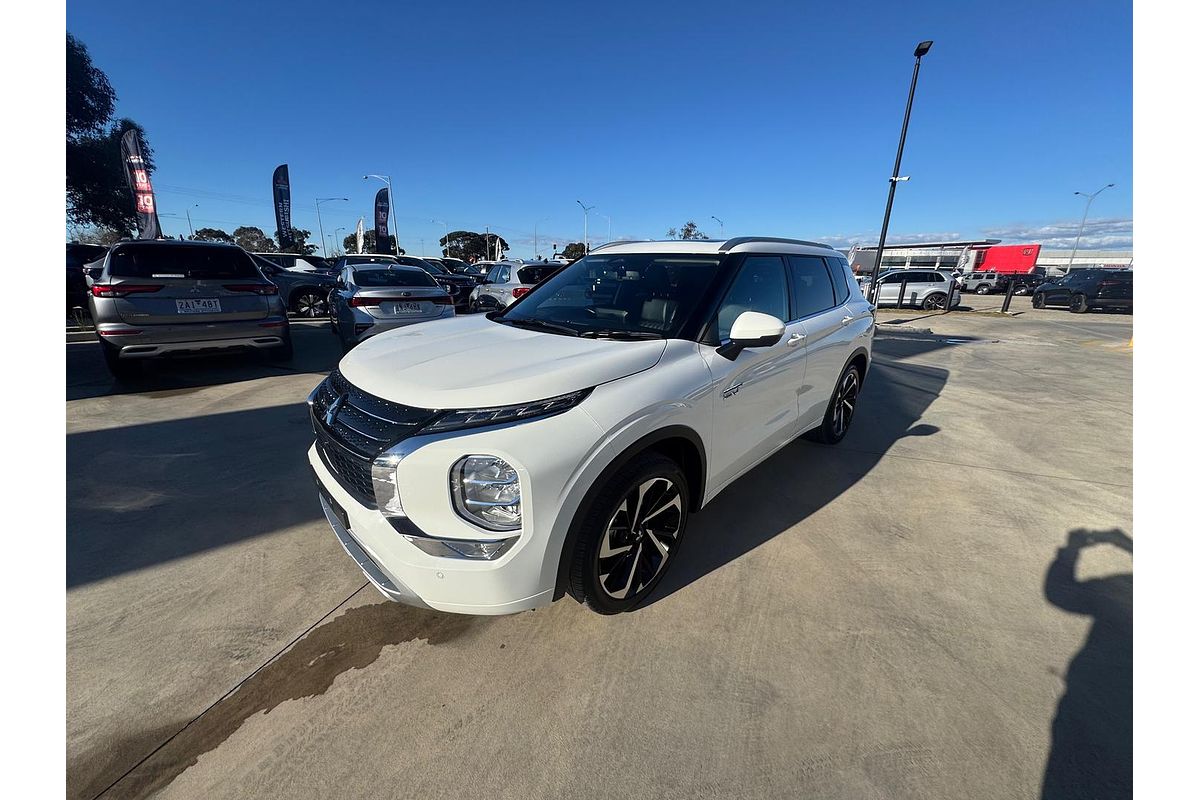 2024 Mitsubishi Outlander PHEV Exceed ZM