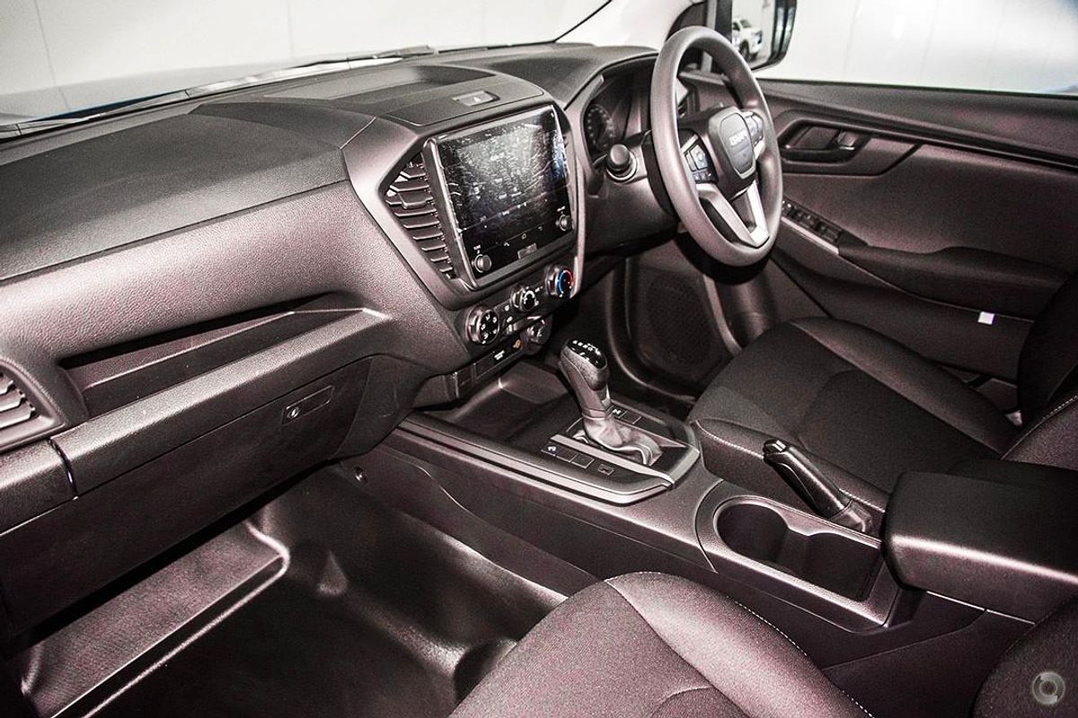 2025 Isuzu D-MAX SX 4X4