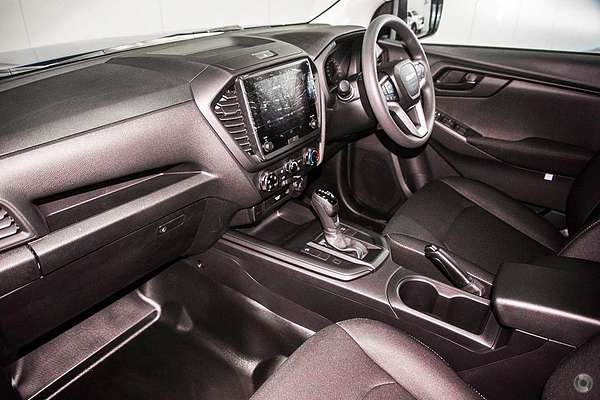 2025 Isuzu D-MAX SX 4X4
