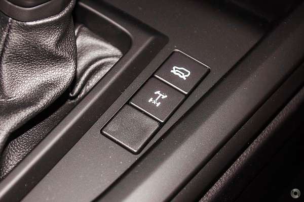 2025 Isuzu D-MAX SX 4X4