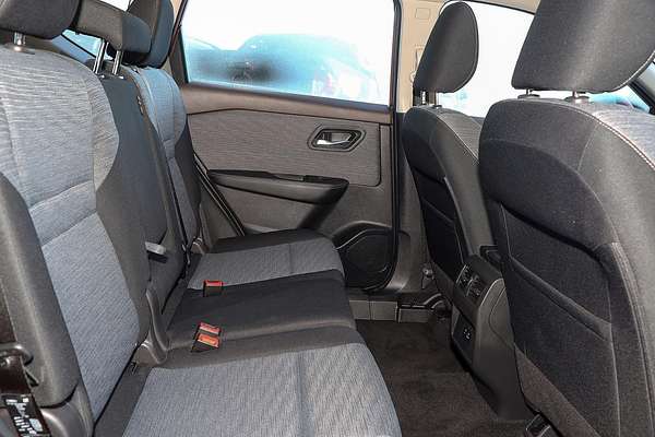 2024 Nissan X-TRAIL ST T33