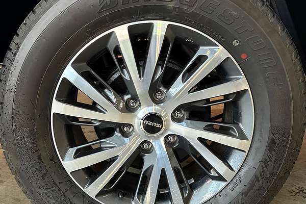 2025 Isuzu D-MAX SX 4X4