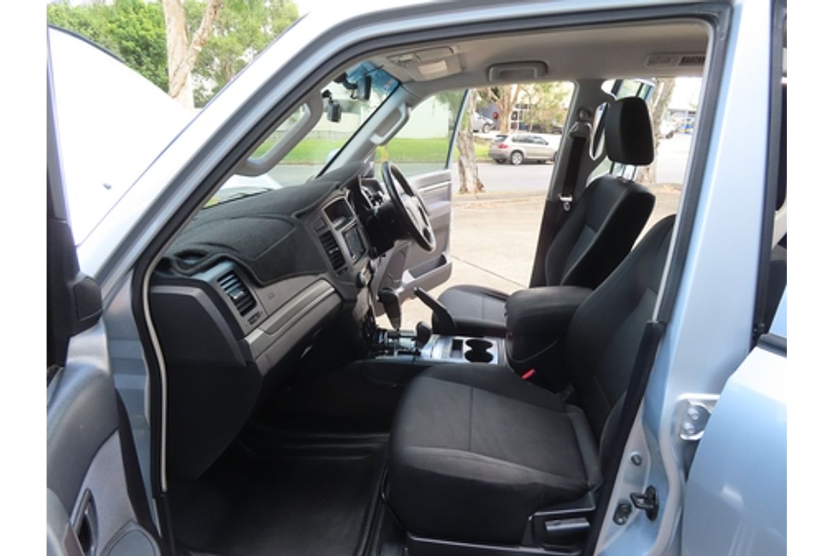 2009 Mitsubishi Pajero GLS NT
