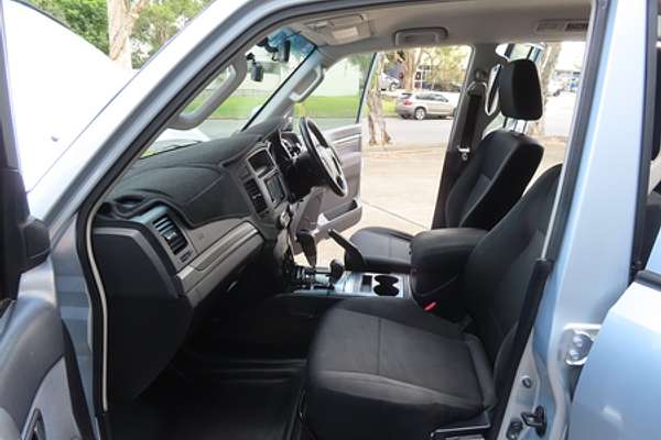 2009 Mitsubishi Pajero GLS NT
