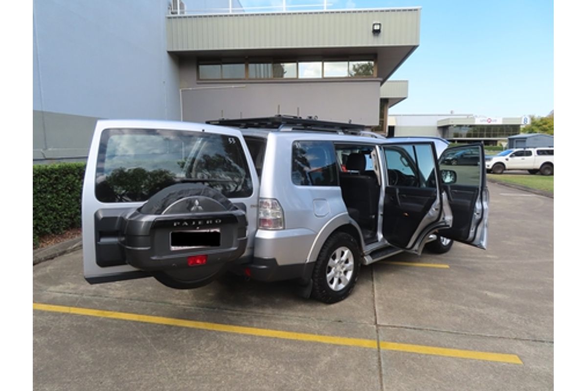 2009 Mitsubishi Pajero GLS NT