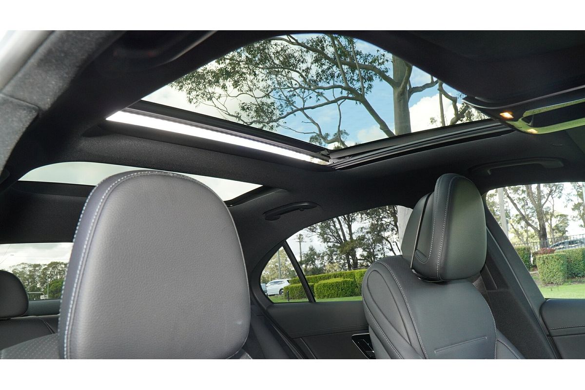 2024 Mercedes-Benz C-Class C300 W206