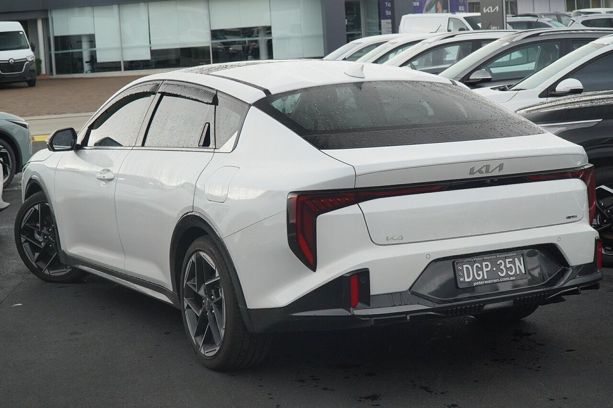 2025 Kia K4 GT-Line CL4m