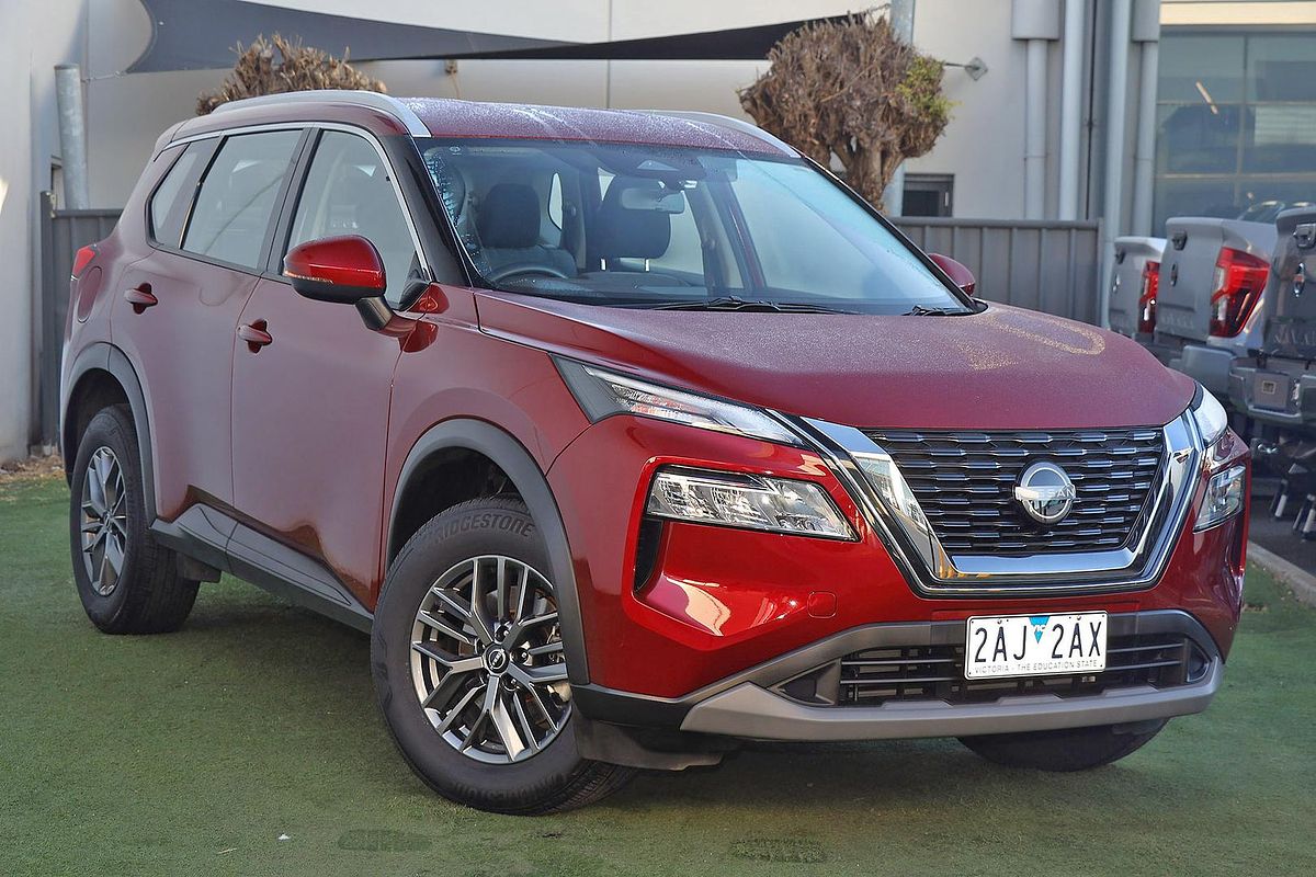 2025 Nissan X-TRAIL ST T33