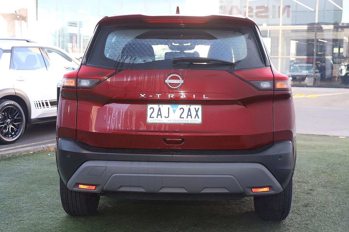 2025 Nissan X-TRAIL ST T33
