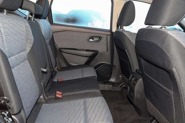 2025 Nissan X-TRAIL ST T33