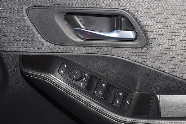 2025 Nissan X-TRAIL ST T33