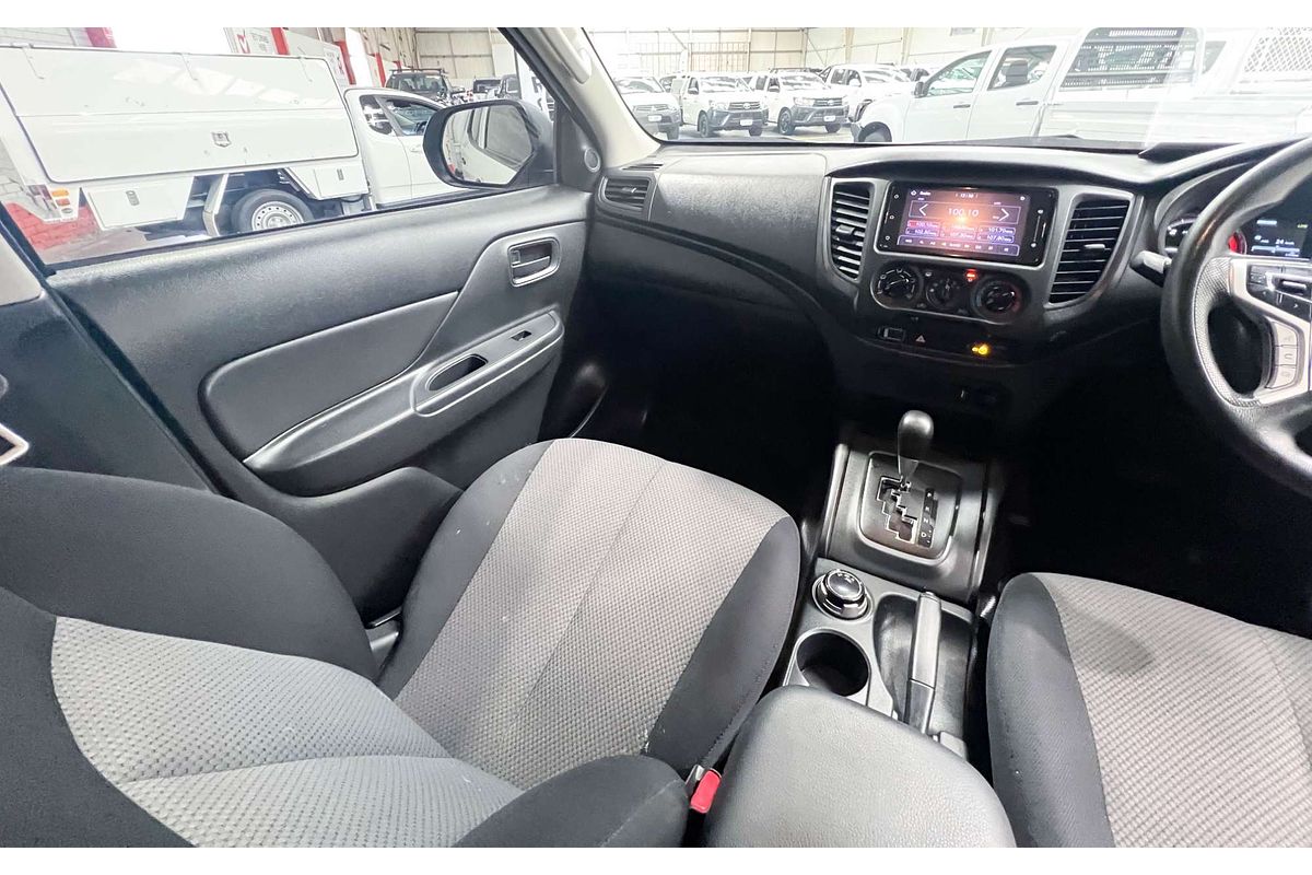 2022 Mitsubishi Triton GLX MR 4X4