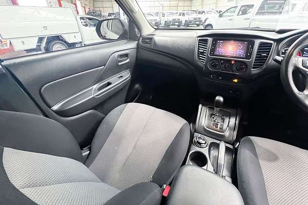 2022 Mitsubishi Triton GLX MR 4X4