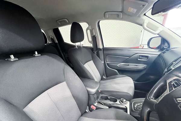 2022 Mitsubishi Triton GLX MR 4X4
