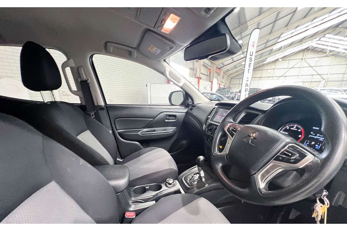 2022 Mitsubishi Triton GLX MR 4X4