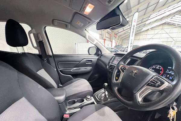 2022 Mitsubishi Triton GLX MR 4X4