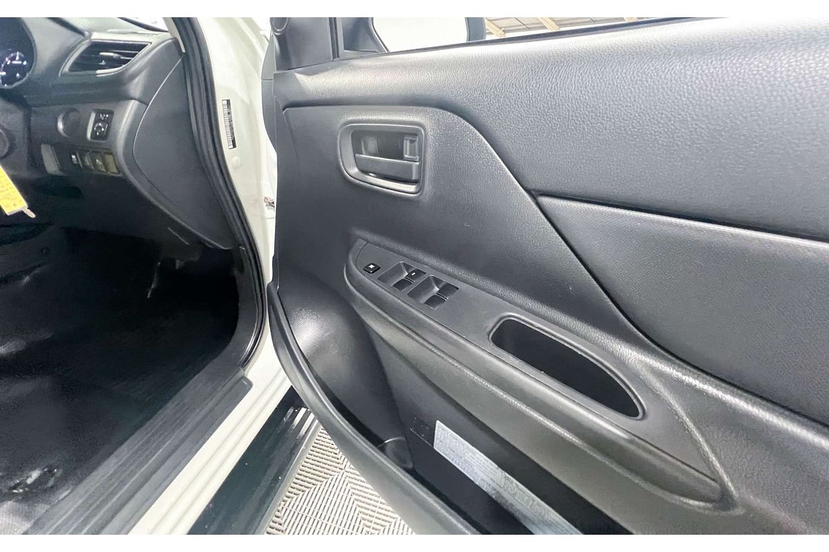 2022 Mitsubishi Triton GLX MR 4X4