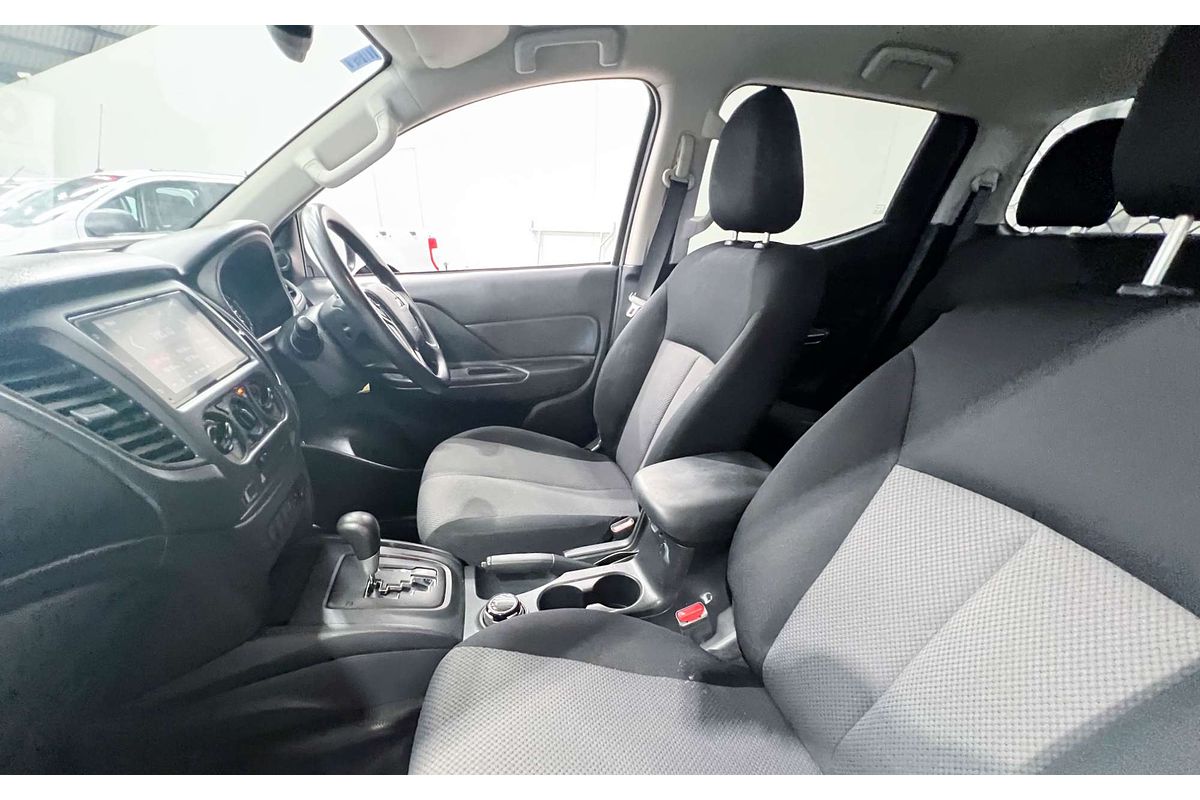 2022 Mitsubishi Triton GLX MR 4X4