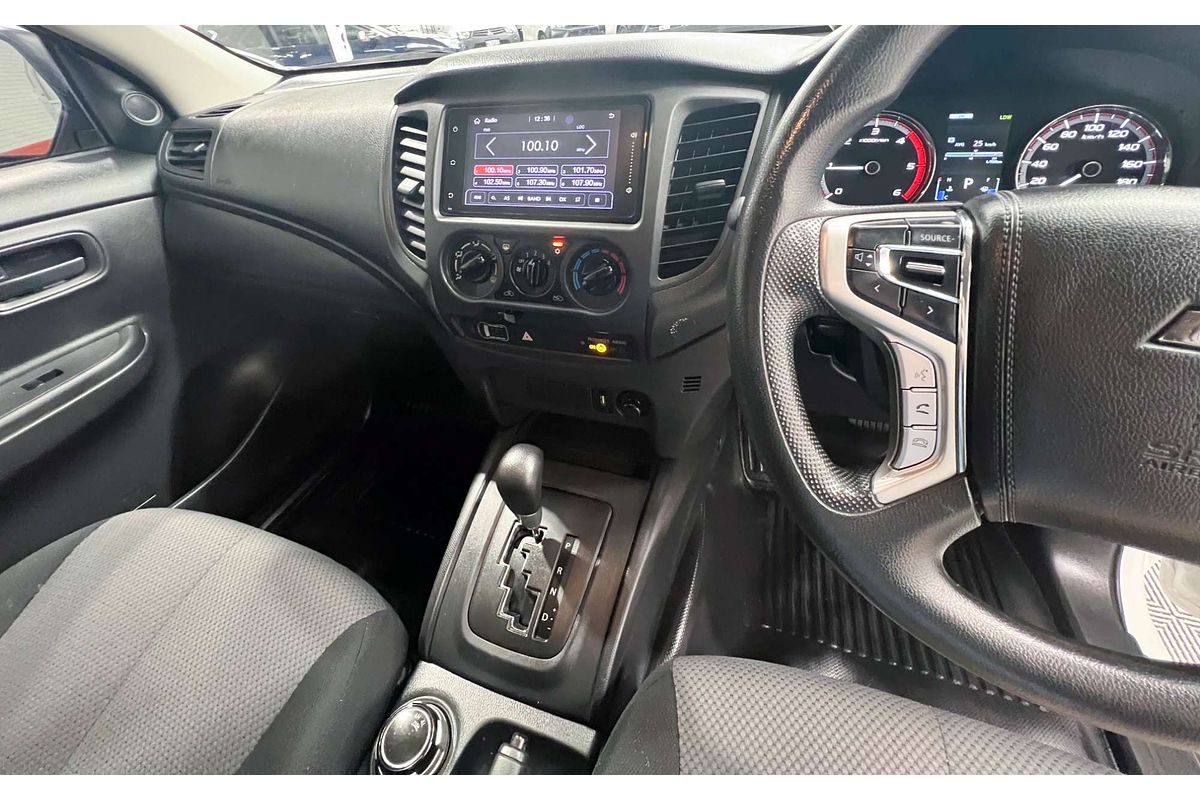 2022 Mitsubishi Triton GLX MR 4X4