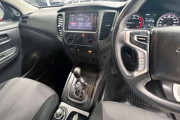 2022 Mitsubishi Triton GLX MR 4X4