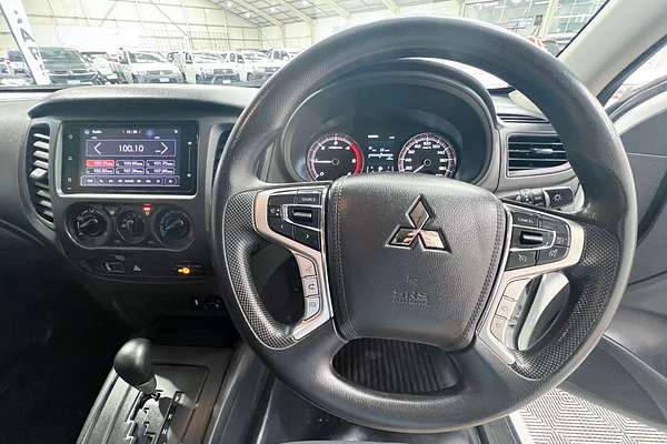 2022 Mitsubishi Triton GLX MR 4X4