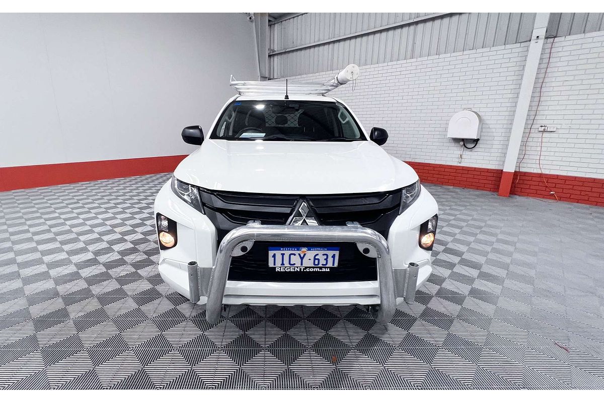 2022 Mitsubishi Triton GLX MR 4X4