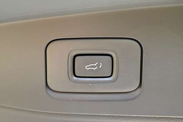 2025 Isuzu MU-X LS-U