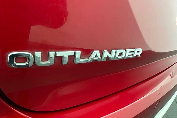 2023 Mitsubishi Outlander Exceed ZM