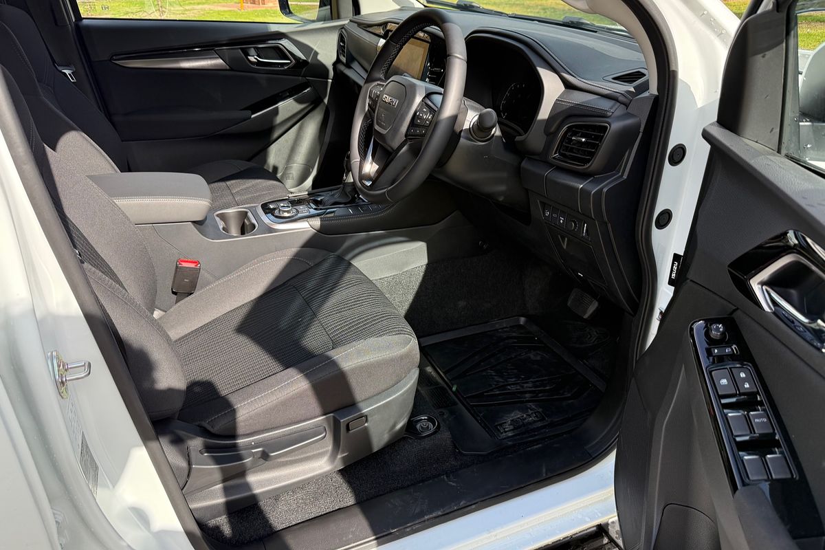 2025 Isuzu MU-X LS-U
