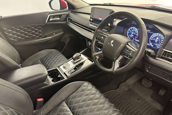 2023 Mitsubishi Outlander Exceed ZM