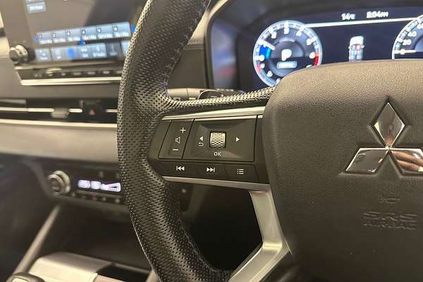 2023 Mitsubishi Outlander Exceed ZM