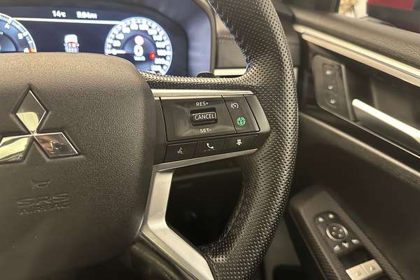 2023 Mitsubishi Outlander Exceed ZM