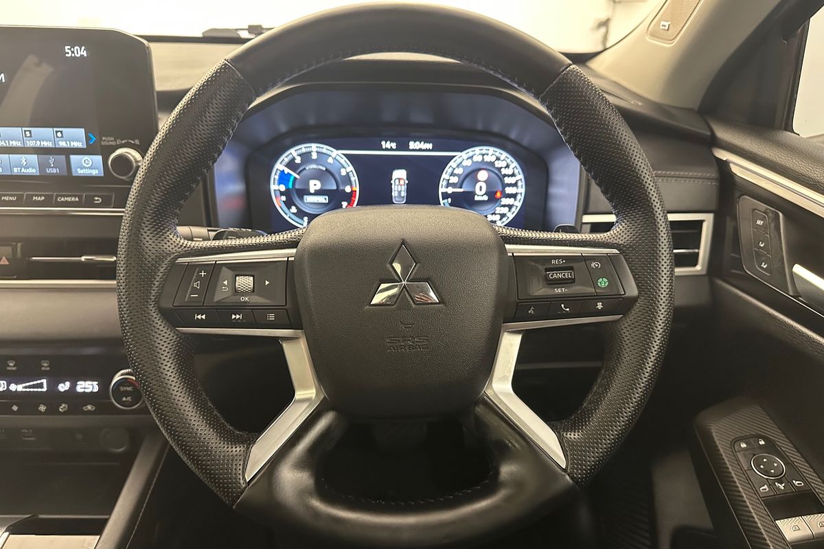 2023 Mitsubishi Outlander Exceed ZM