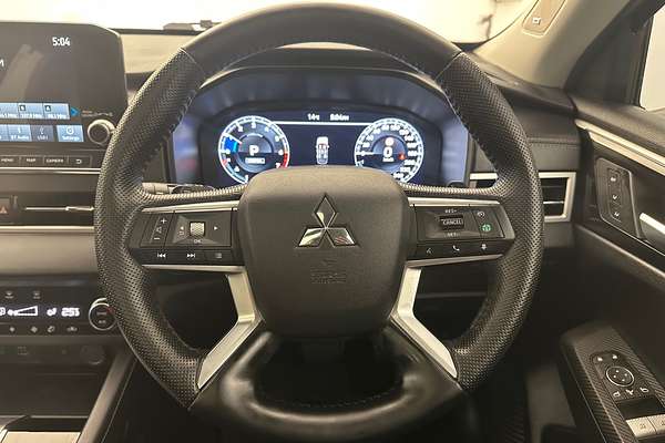 2023 Mitsubishi Outlander Exceed ZM