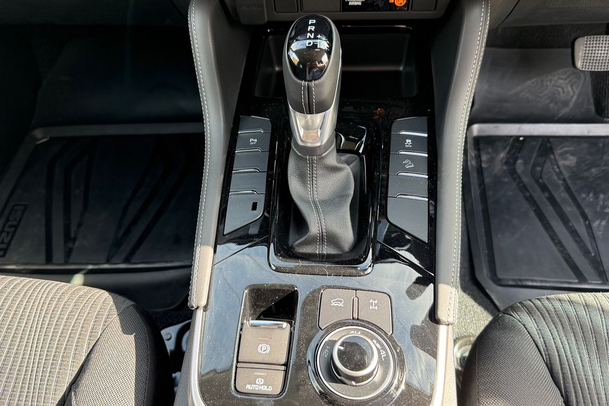2025 Isuzu MU-X LS-U