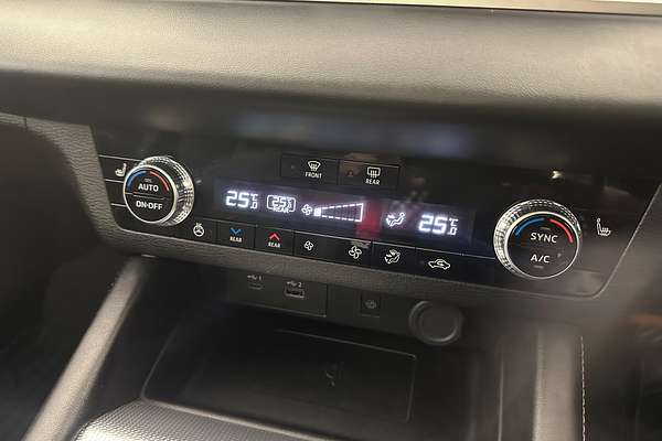 2023 Mitsubishi Outlander Exceed ZM