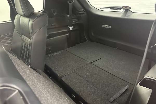 2023 Mitsubishi Outlander Exceed ZM