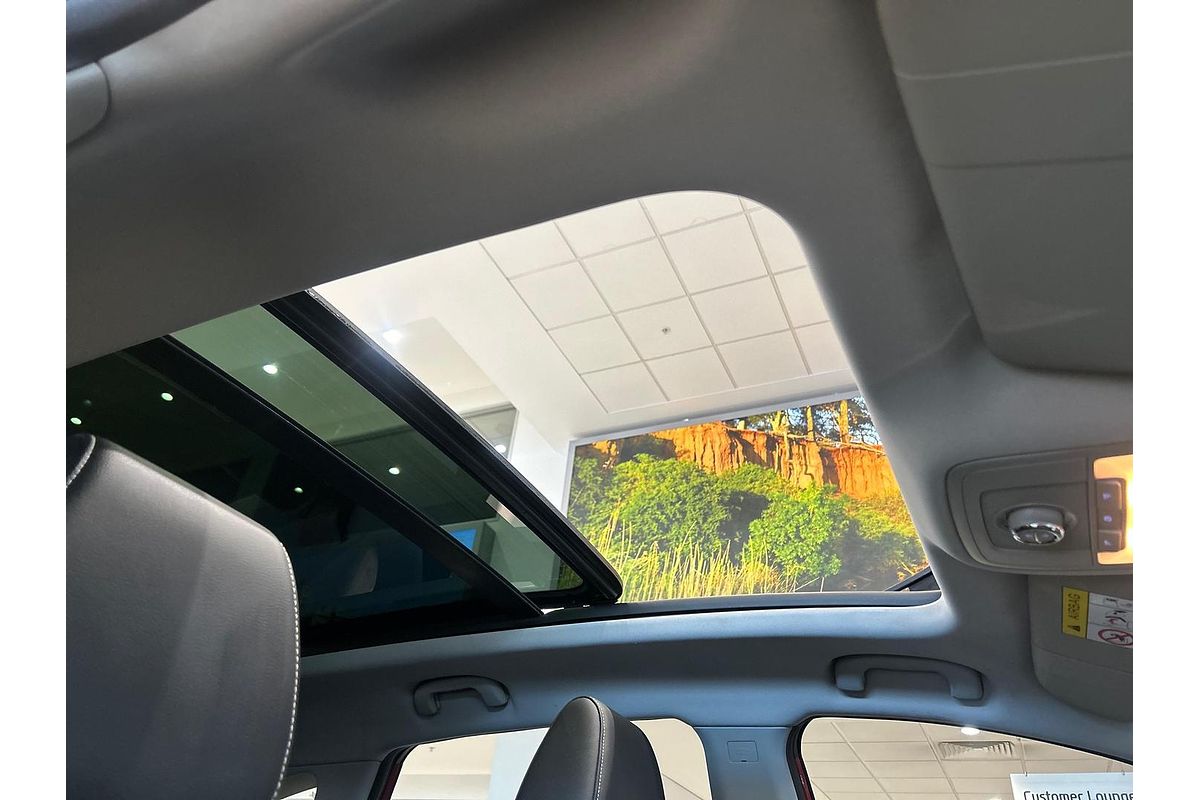 2021 MG ZS Essence AZS1