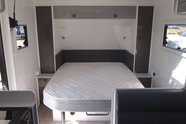 2022 New Age Caravans Road Owl Ro18e 18'