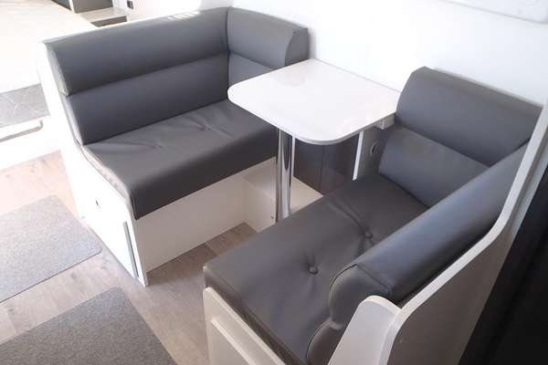 2022 New Age Caravans Road Owl Ro18e 18'