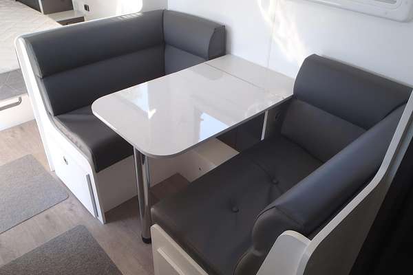 2022 New Age Caravans Road Owl Ro18e 18'