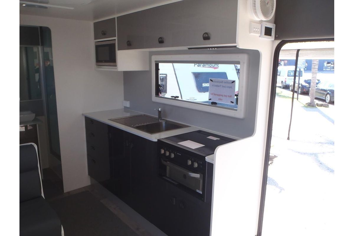 2022 New Age Caravans Road Owl Ro18e 18'