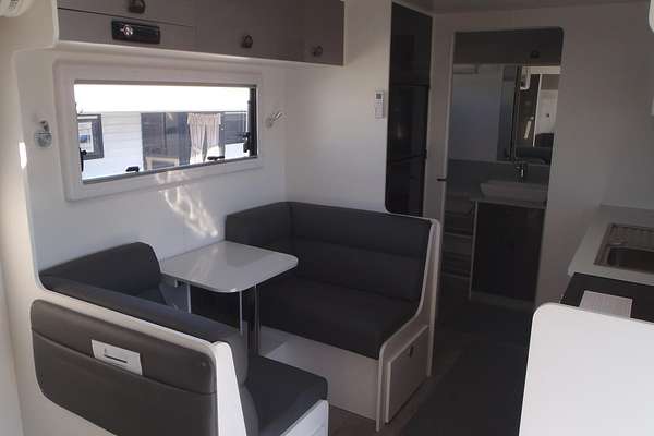 2022 New Age Caravans Road Owl Ro18e 18'
