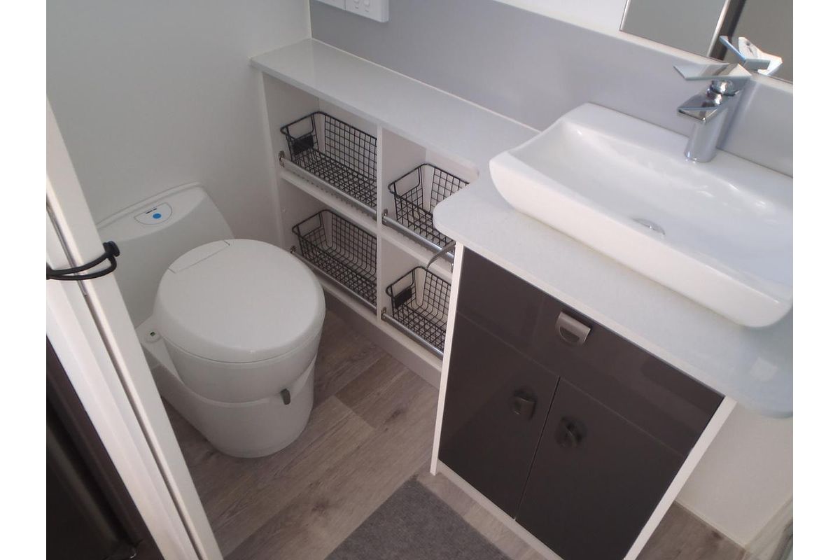 2022 New Age Caravans Road Owl Ro18e 18'