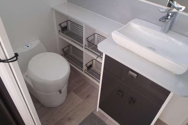 2022 New Age Caravans Road Owl Ro18e 18'