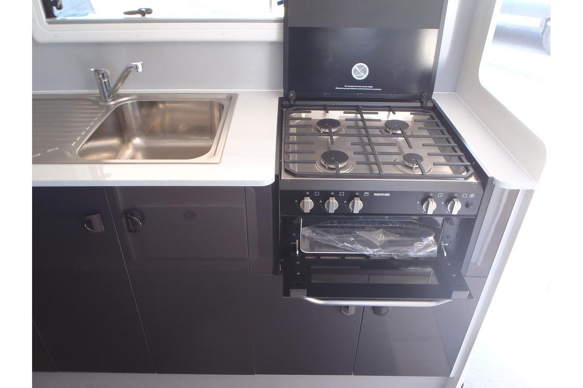 2022 New Age Caravans Road Owl Ro18e 18'